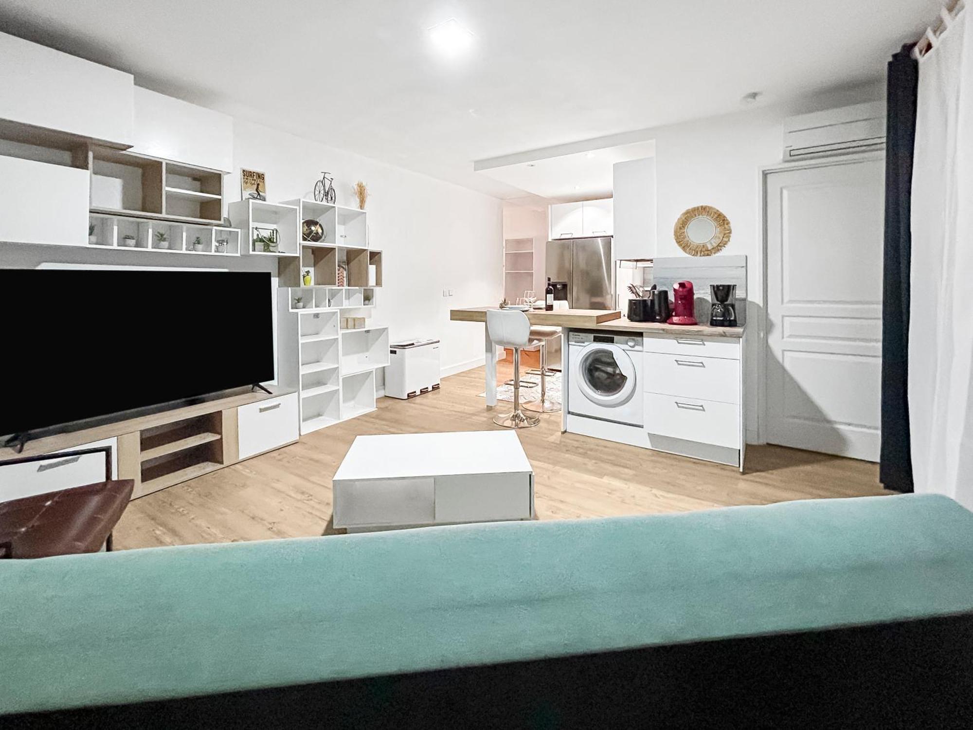 Appartamento Balcon, Parking, Piscine Et Clim' A 2 Pas Du Port Santa Lucia Saint-Raphaël Esterno foto