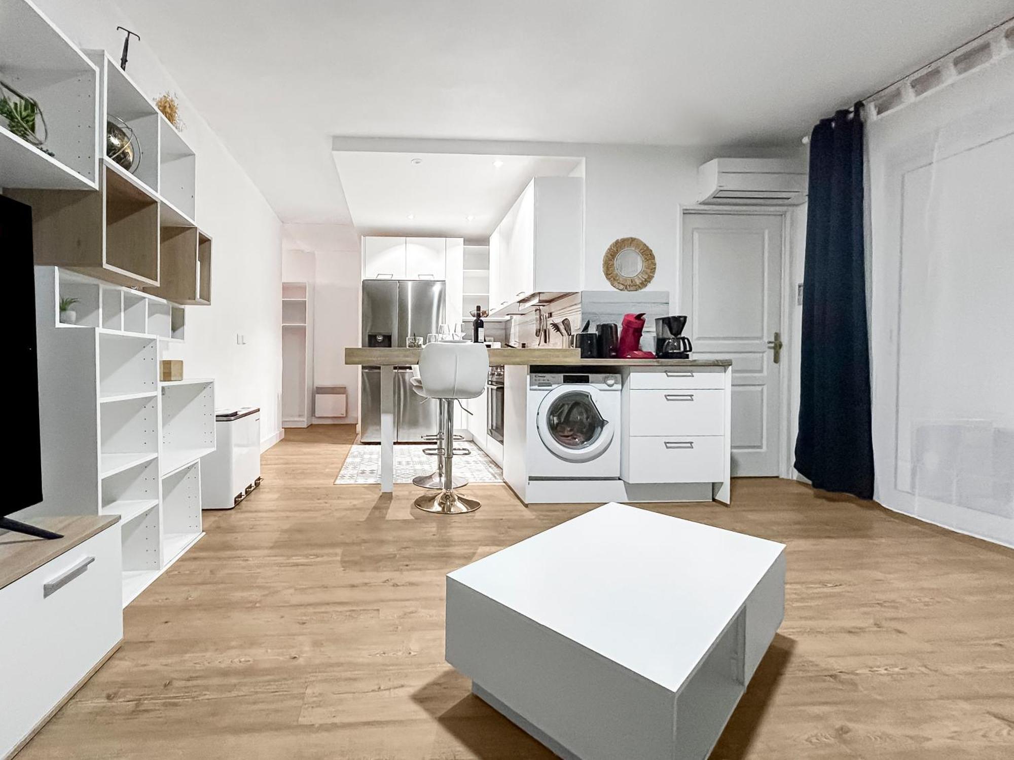 Appartamento Balcon, Parking, Piscine Et Clim' A 2 Pas Du Port Santa Lucia Saint-Raphaël Esterno foto