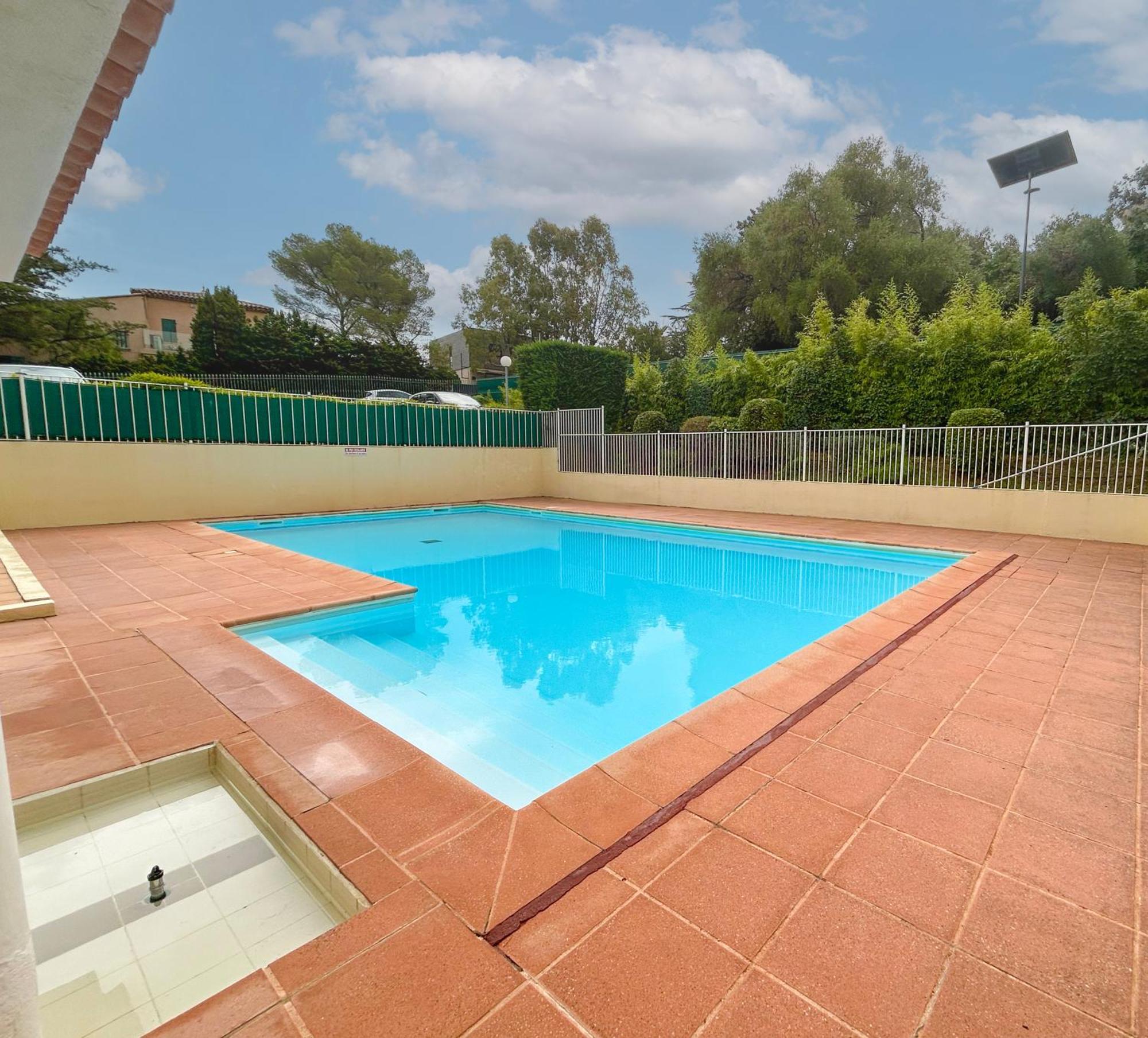 Appartamento Balcon, Parking, Piscine Et Clim' A 2 Pas Du Port Santa Lucia Saint-Raphaël Esterno foto